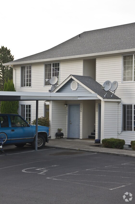 1005 Bryan Ct, Silverton, OR 97381 Apartments in Silverton, OR