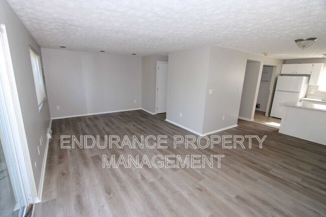 Building Photo - 2131 Kensington Dr