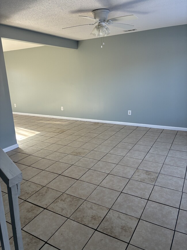 Building Photo - 112 Concord Dr