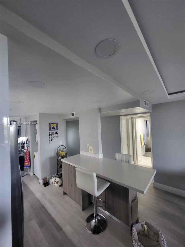 Foto del edificio - 10090 NW 80th Ct
