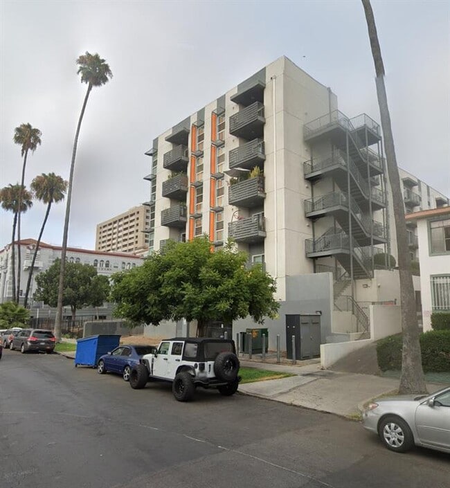 Building Photo - 540 Normandie Ave