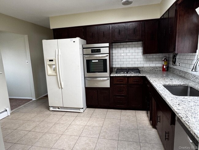 Building Photo - 113 Maple Blvd