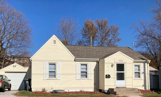 Building Photo - 402 W Benton St