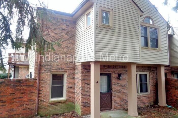 Primary Photo - 9511 Maple Way