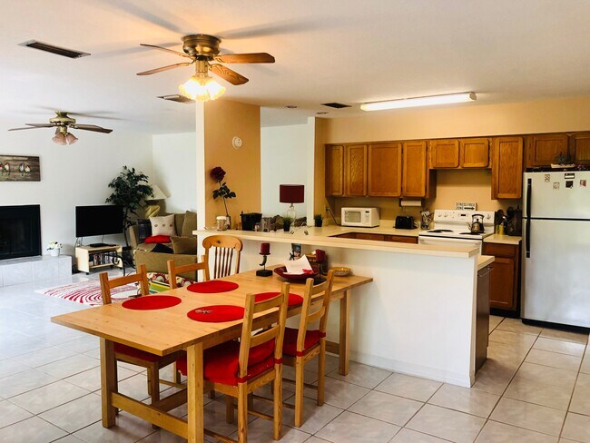 Foto del edificio - 2194 Woodbridge Rd