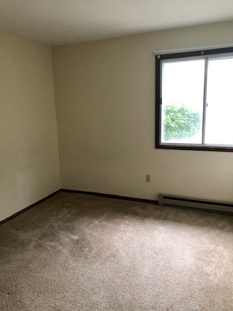 Foto del edificio - 12811 W Hampton Ave