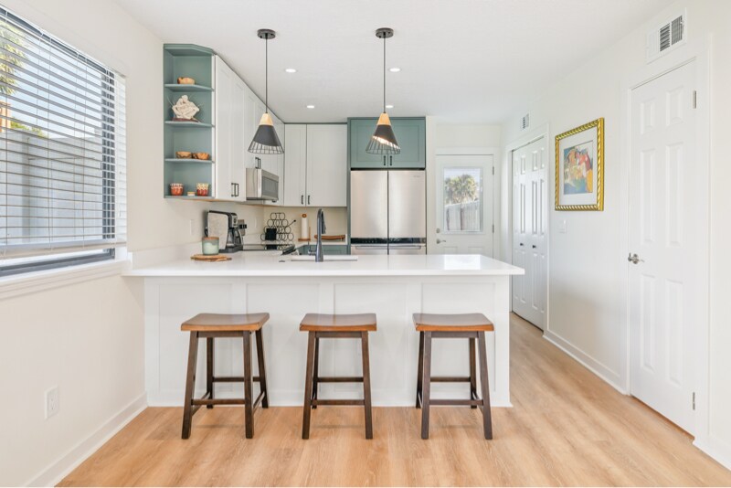 Foto principal - 563 6th Ave S