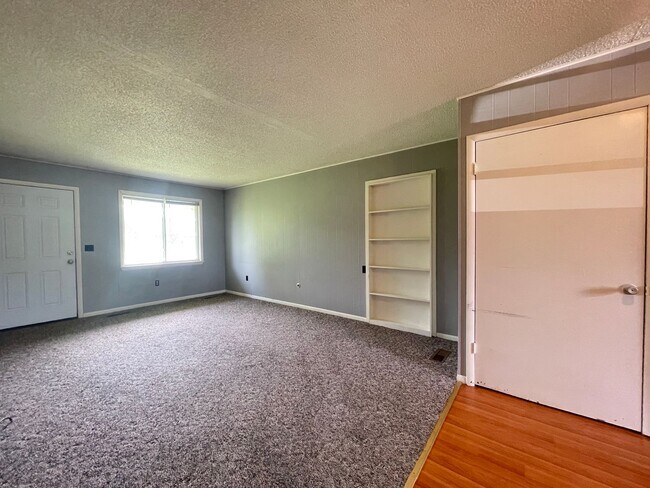 Foto del edificio - 5364 S Hutchinson Ave