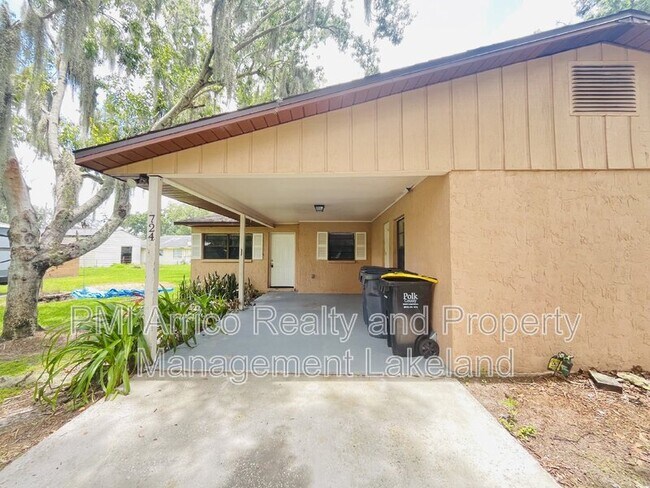 Foto del edificio - 724 West Alamo Drive