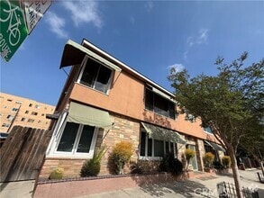 Building Photo - 330 Chestnut Ave