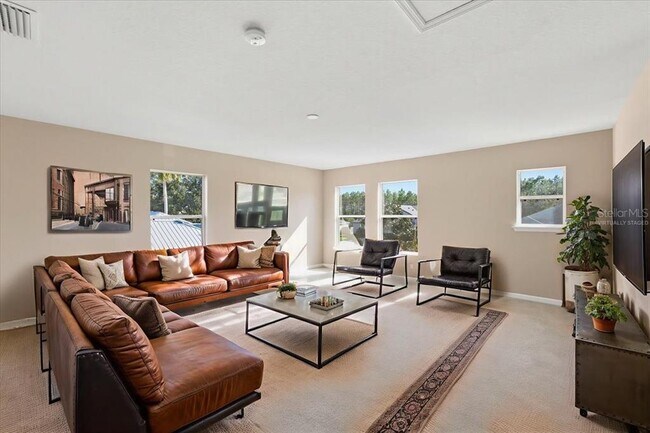 Foto del edificio - 29 Louisville Dr