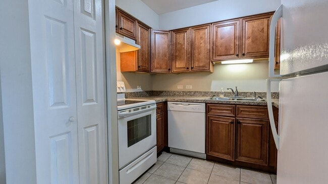 Building Photo - 2380 Discovery Dr