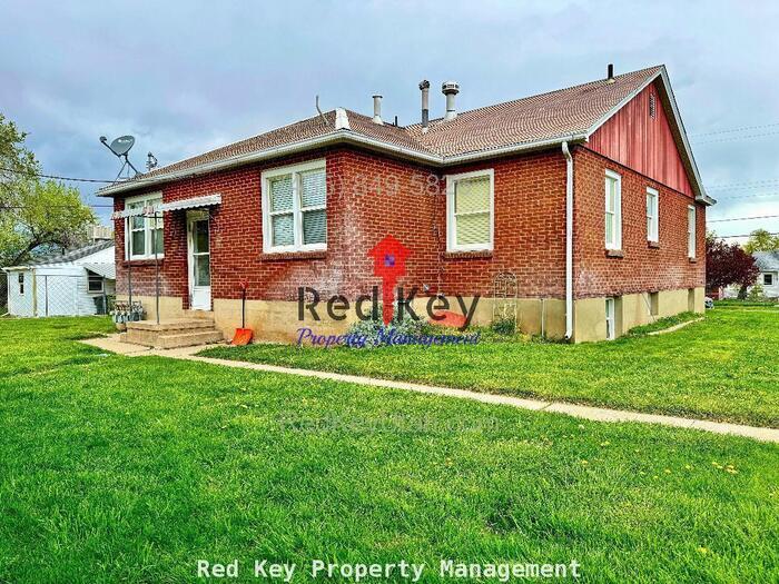 Building Photo - Utah Ave Triplex #3