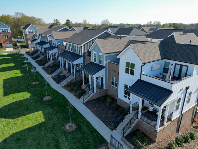 Foto del edificio - Townhomes at Bridlestone