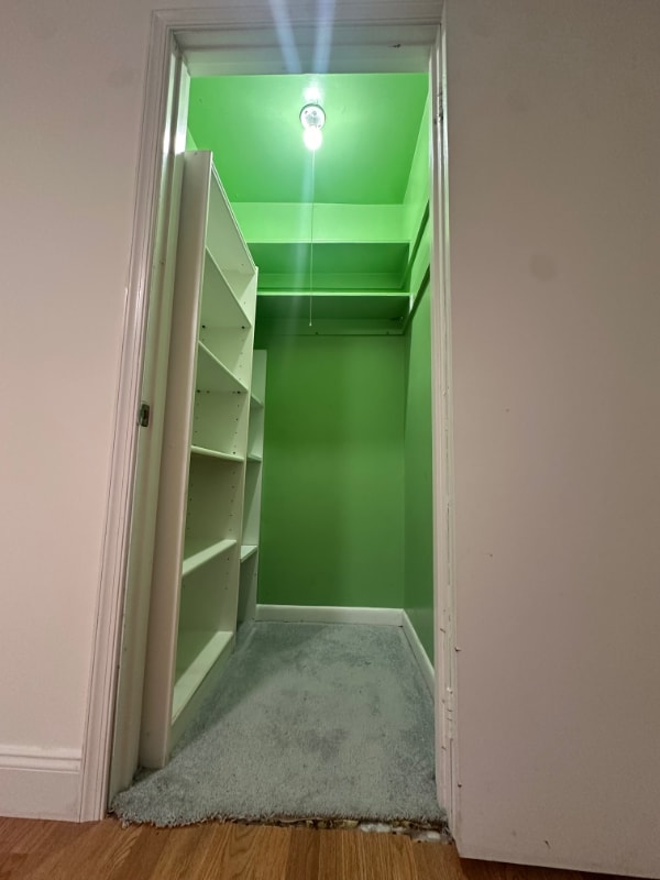 Foto del edificio - 8xxx Barrett Rd