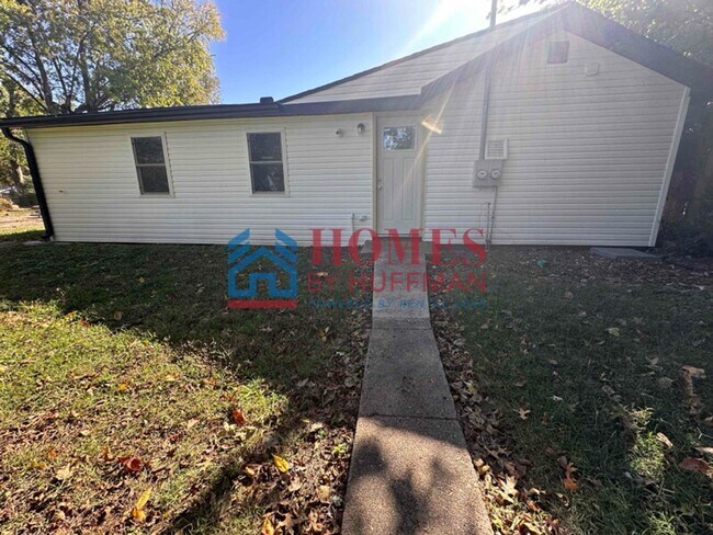 Building Photo - Two Bedroom House | Completely Updated | Move In Special