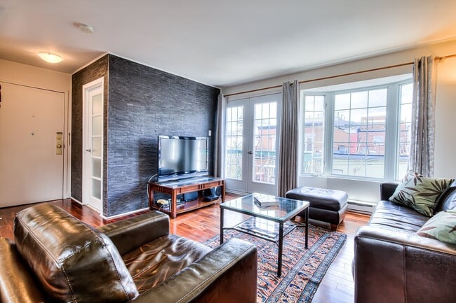 Building Photo - 4373 Av Av Coloniale,