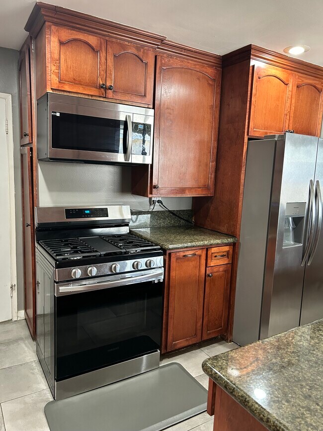 Foto del edificio - 6920 Chimineas Ave