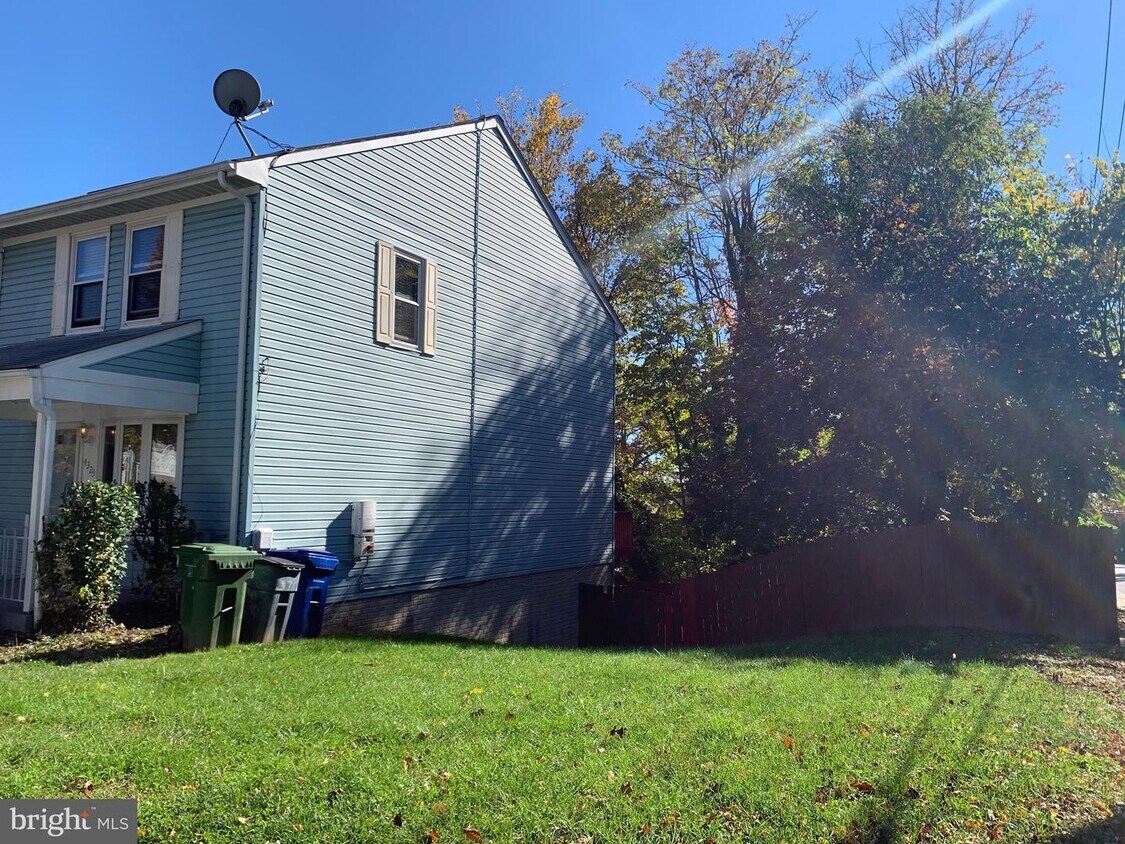 4323 Dana St, Baltimore, MD 21229 Townhouse for Rent in Baltimore, MD