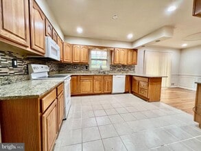 Building Photo - 7510 Sanner Rd