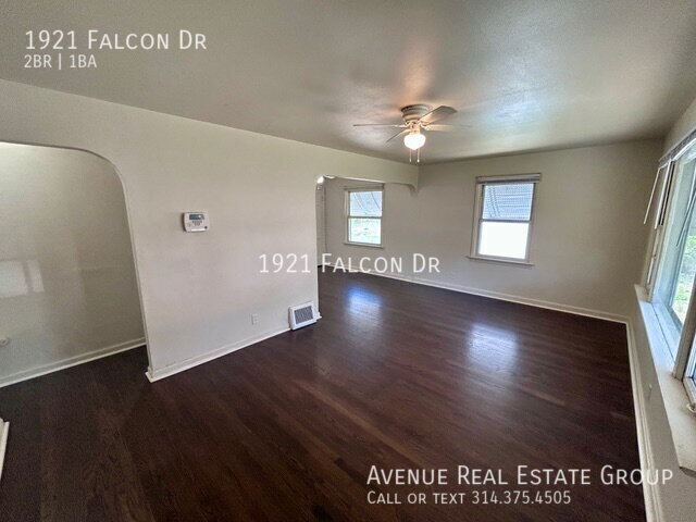 Building Photo - 1921 Falcon Dr