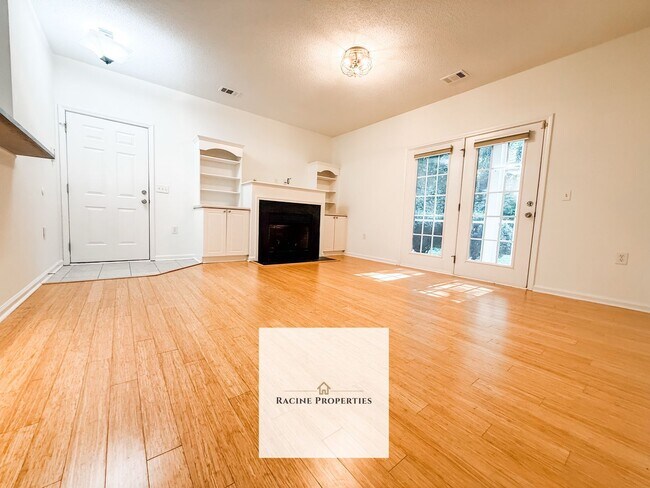 Building Photo - 203 McKenna Cir