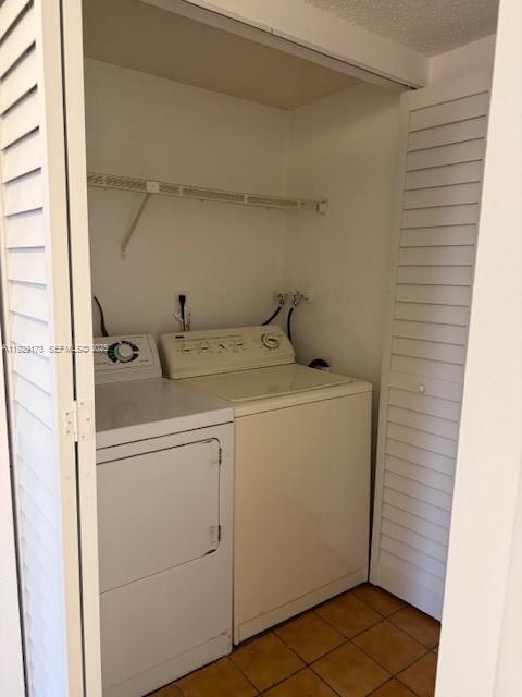 Foto del edificio - 8290 Lake Dr