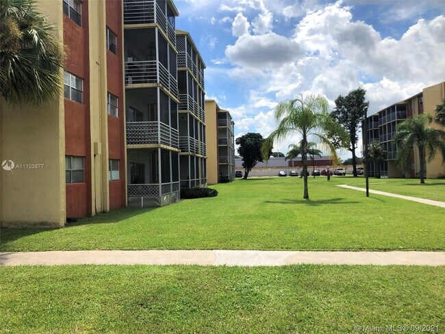 Foto del edificio - 3710 NW 21st St