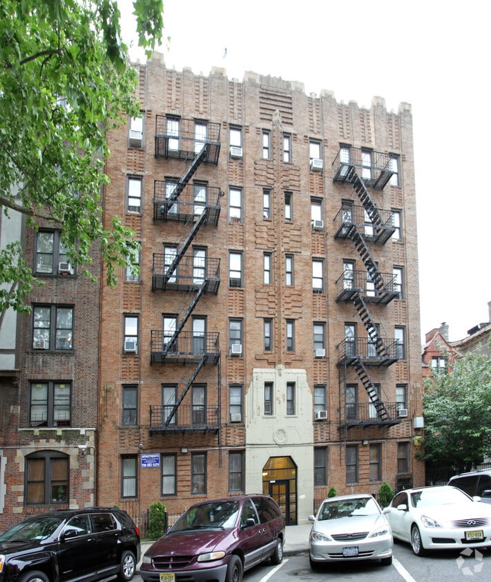 Building Photo - 762 St Marks Ave