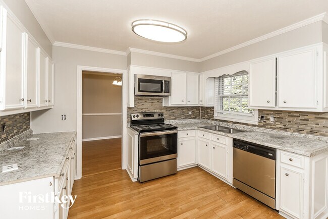 Building Photo - 2145 Pine Point Dr