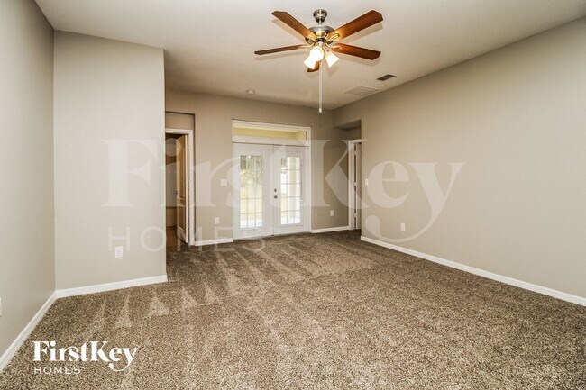 Building Photo - 5820 Coquyt Dr