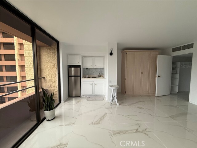 Building Photo - 24055 Paseo Del Lago