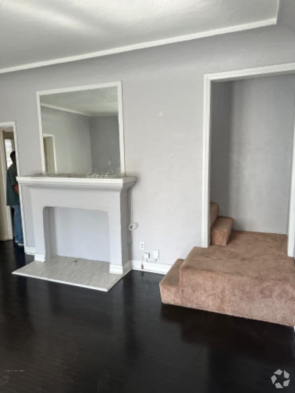 322 W 43rd St