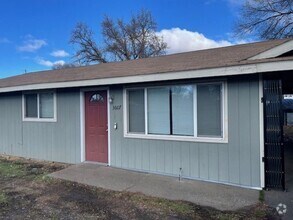 Building Photo - 3611 Hilyard Ave