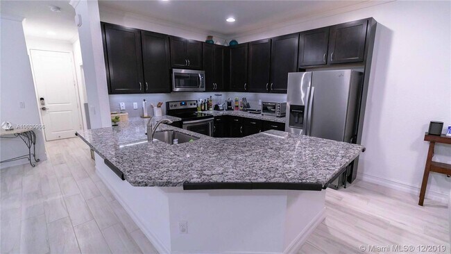 Foto del edificio - 4633 Horseshoe Cir