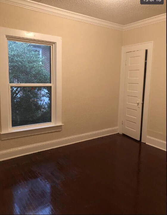 Foto del edificio - 2718 Harris St
