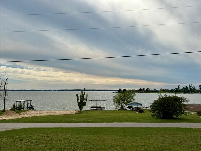 Building Photo - 337 W Cattle Dr