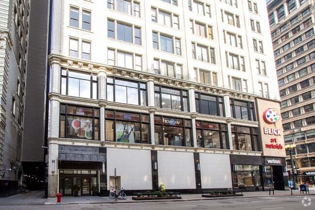 Building Photo - 8 W Monroe St