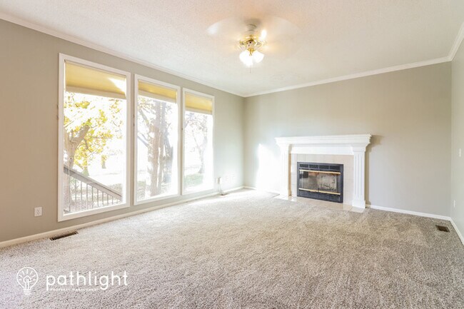 Building Photo - 104 SE Nottingham Ct, Lee's Summit, MO, 64063