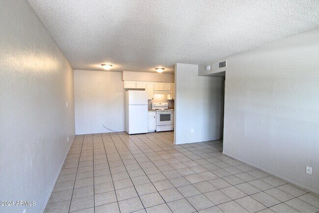 Foto del edificio - 2621 E Greenway Rd