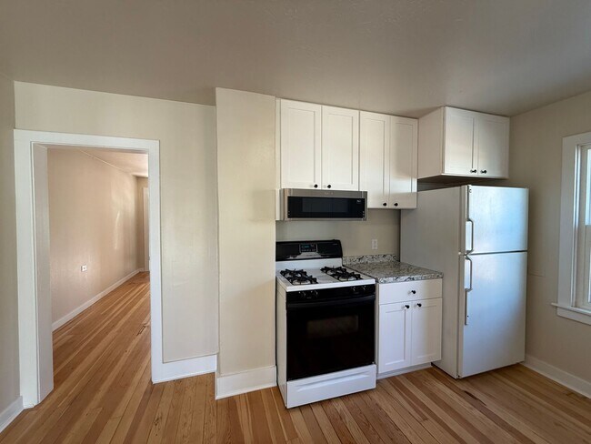 Foto del edificio - Cute two bedroom cottage in central Ashlan...