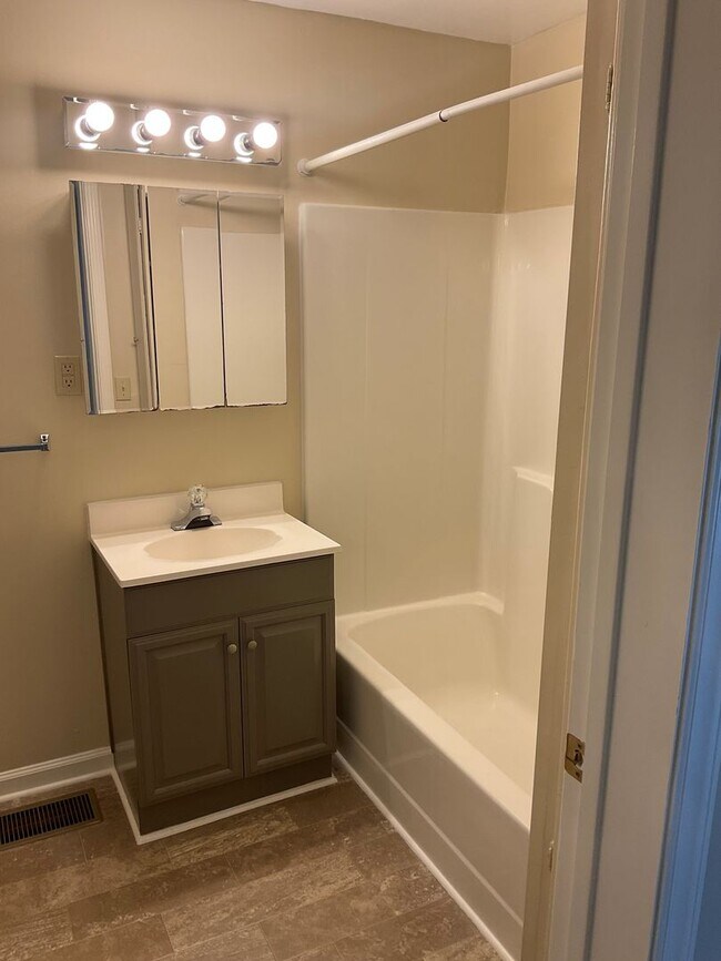 Foto del edificio - Take a look at this special two bedroom an...