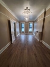 Building Photo - 127 Dove St