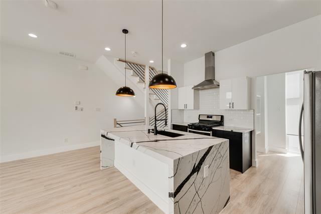 Foto principal - 2038 N Prairie Ave