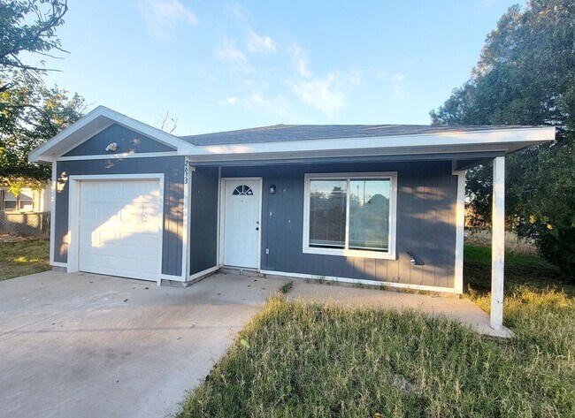 Foto del edificio - CUTE 3 Bedroom 2 Bath