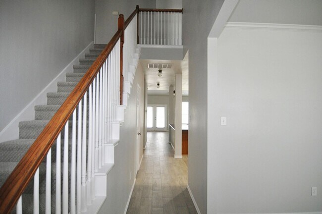 Foto del edificio - 9020 Brook Hill Ln