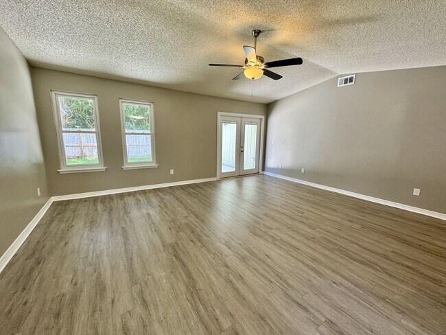 Building Photo - 3625 Lumberjack Way