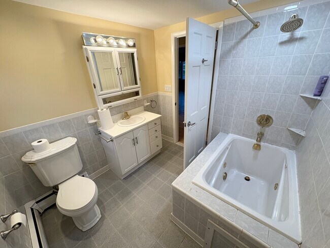 Foto del edificio - 12 Fieldstone Dr