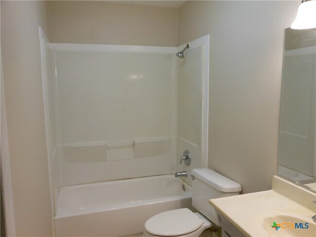 Foto del edificio - 333 Briarwood Dr