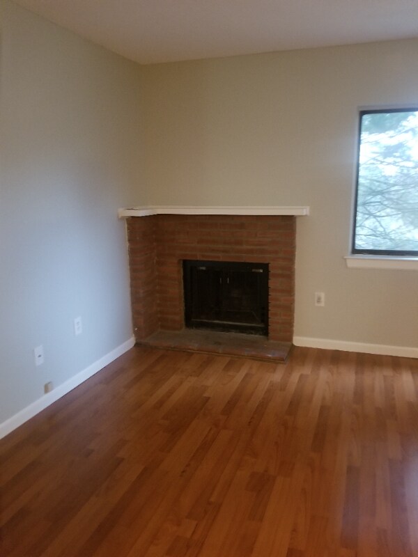 Building Photo - 156 Monticello Dr